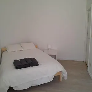 1-bedroom-studio-sleeps-4.brusselshotelsbook.com/