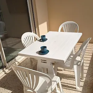 studio-avec-coin-nuit-150m-de-la-plage.fr-provencehotel.com/